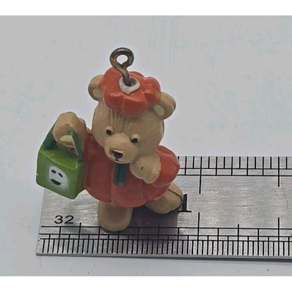 Vintage Miniature Resin Teddy Bear Trick-Or-Treater Halloween Christmas Ornament - Picture 9 of 9